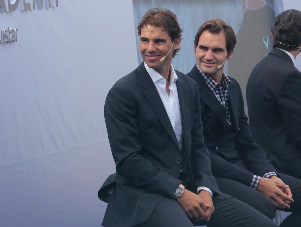 Tenisové legendy Rafael Nadal a Roger Federer