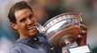 Rafael Nadal je znovu králem Roland Garros. Španělský tenista porazil v dnešním finále na pařížské antuce Rakušana Dominica Thiema 6:3, 5:7, 6:1, 6:1 a jako první vyhrál některý z grandslamů dvanáctkrát.