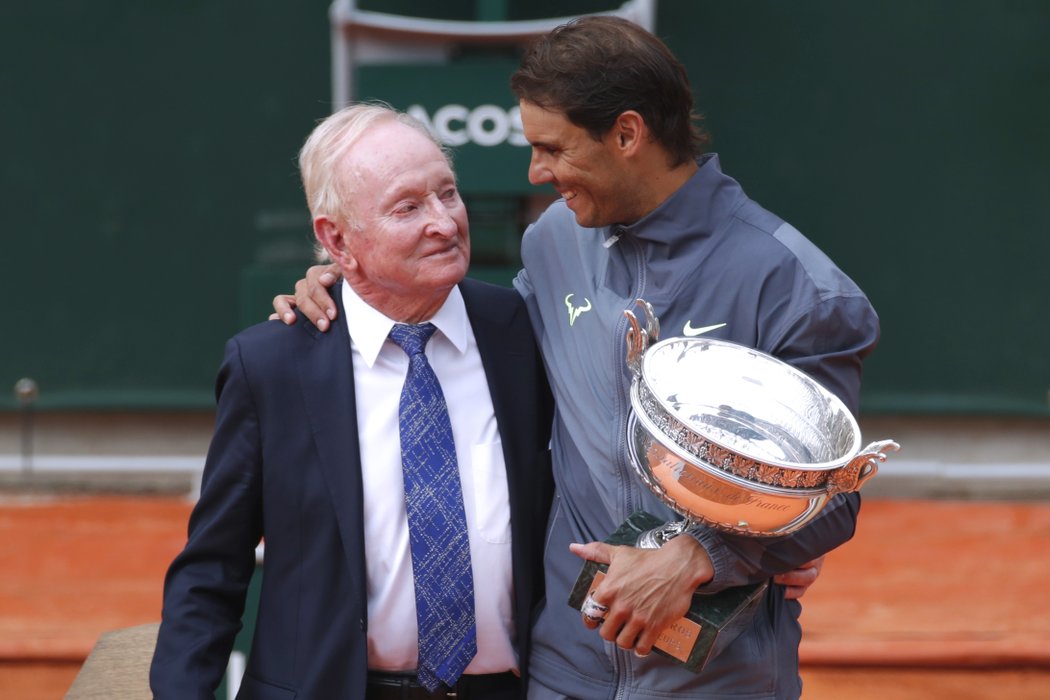 Rafael Nadal v rozhovoru s legendou bílého sportu Rodem Laverem.