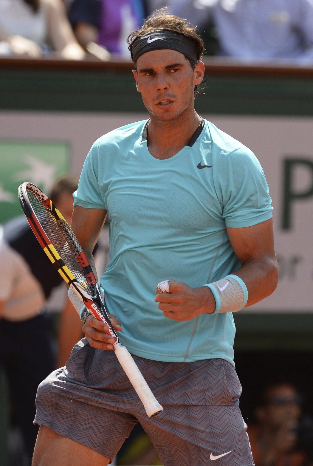 Rafael Nadal porazil ve finále Roland Garros srbského tenistu Novaka Djokoviče po setech 3:6, 7:5, 6:2, 6:4 a podeváté vyhrál pařížský turnaj. Španělský hráč zároveň zůstává i světovou jedničkou.