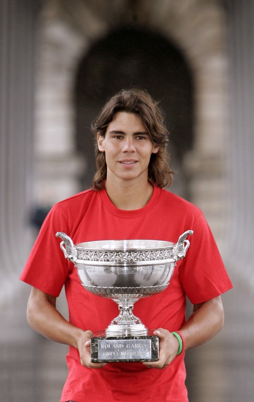 2005 - Prvni titul pro tehdy devatenáctiletou vycházející kometu. Nadal cestou za prvním triumfem v Paříži zdolal Ferrera, Federera a ve finále Puertu