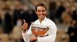 Rafael Nadal potřinácté vyhrál grandslamové Roland Garros. Ve finále smetl Novaka Djokoviče 6:0, 6:0 a 7:5