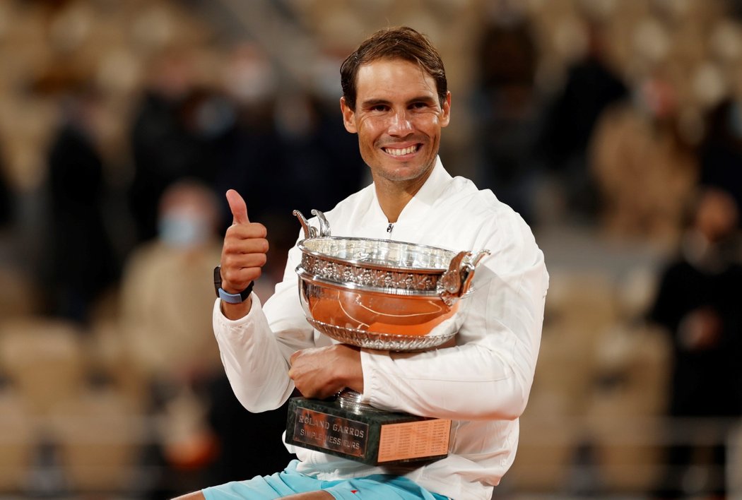 Rafael Nadal potřinácté vyhrál grandslamové Roland Garros. Ve finále smetl Novaka Djokoviče 6:0, 6:0 a 7:5