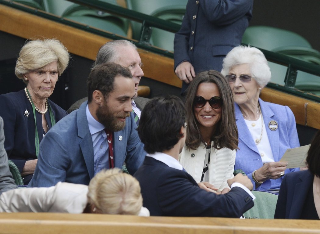 Zápas Lukáše Rosola a Rafaela Nadala sledovala i James Middleton a Pippa Middleton