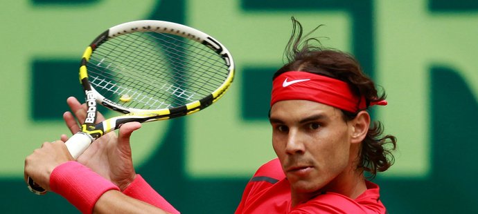 Nadal přechod na trávu zvládl s přehledem