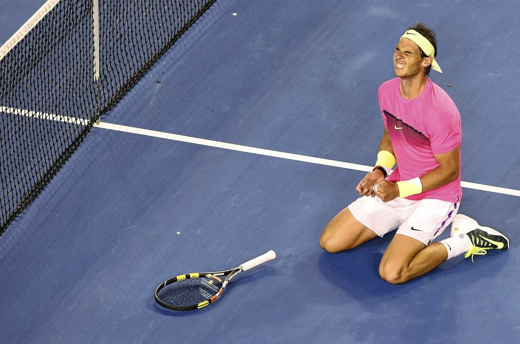 Rafael Nadal slaví postup do třetího kola Australian Open