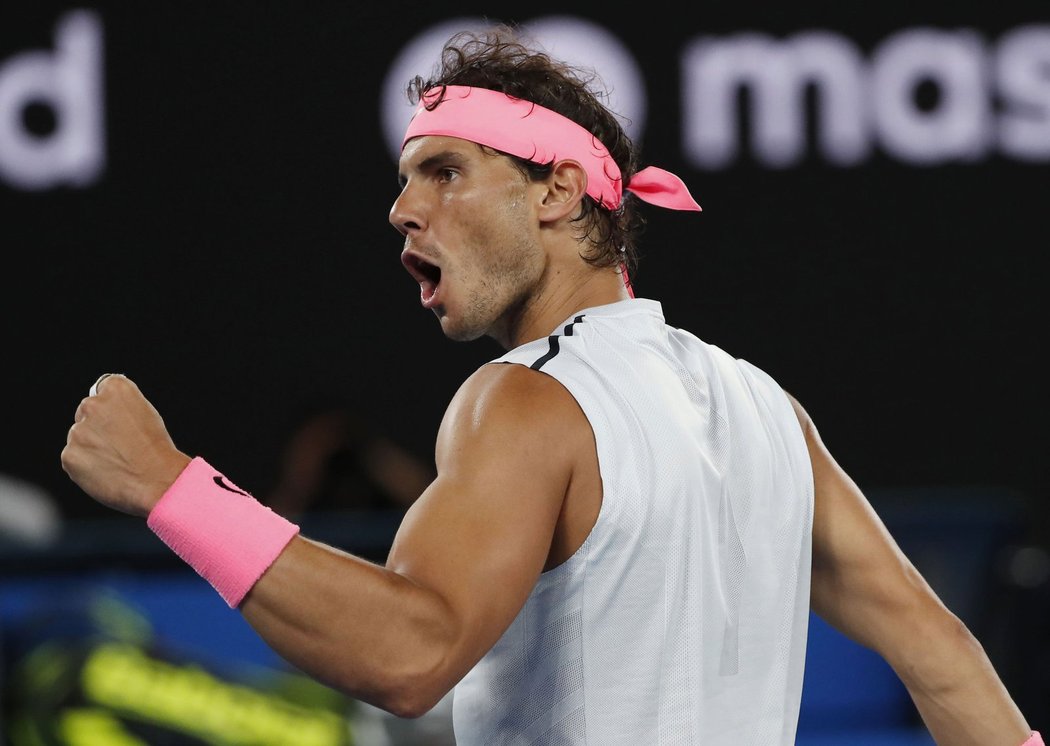 Rafael Nadal utkání v pátém setu vzdal