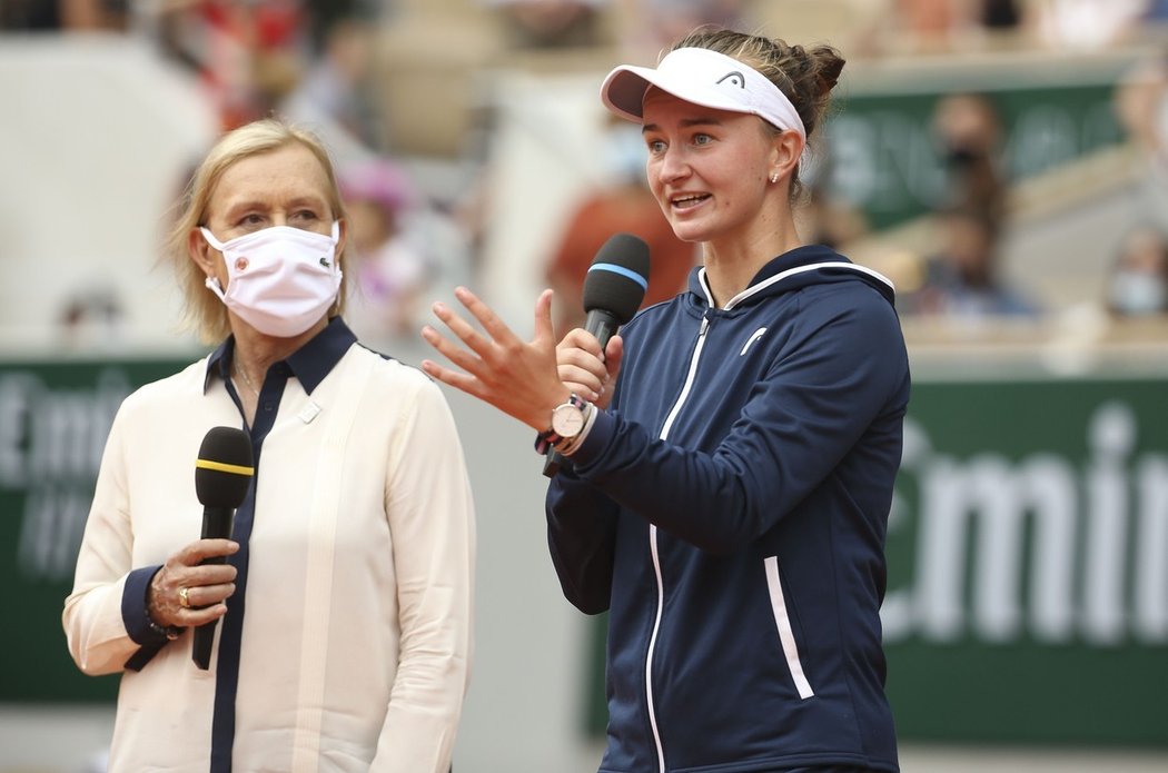 Martina Navrátilová pomáhá Barboře Krejčíkové