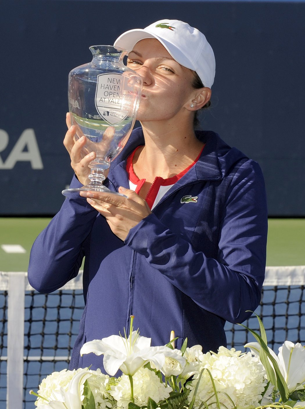 Simona Halepová se raduje z triumfu na turnaji v New Havenu