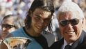 Bývalý italský tenista Nicolo Pietrangeli s Rafaelem Nadalem z roku 2007