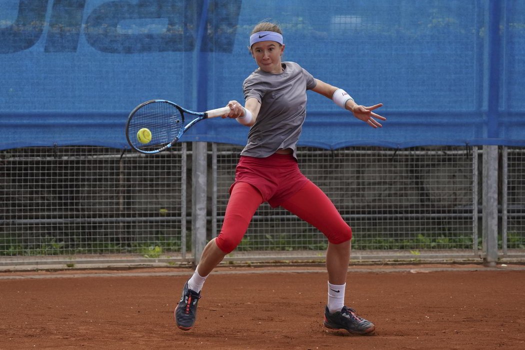 Tenisový talent Nikola Bartůňková