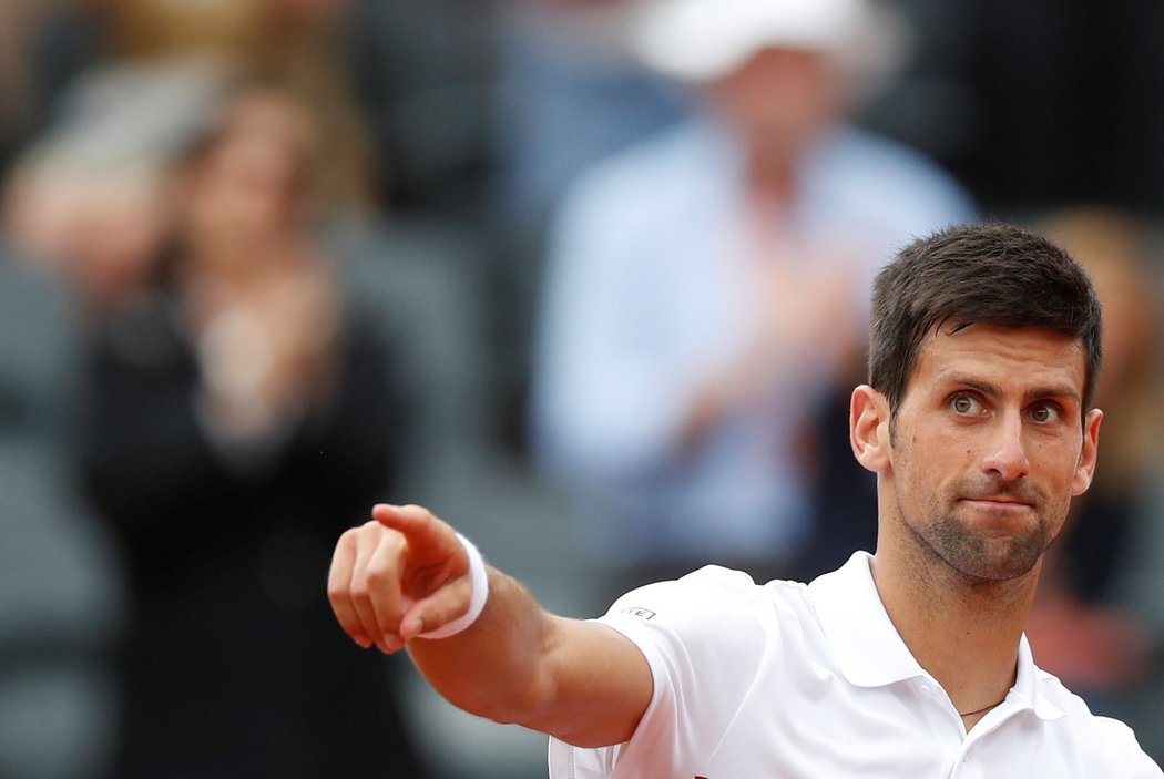 Novak Djokovič na French Open postupuje dál