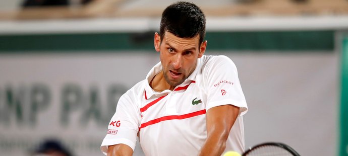 Novak Djokovič při svém prvním zápase na French Open 2020 proti Švédovi Mikaelu Ymerovi