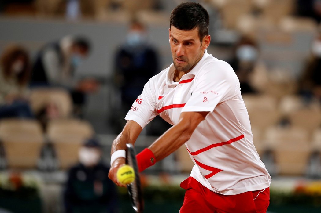 Novak Djokovič při svém prvním zápase na French Open 2020 proti Švédovi Mikaelu Ymerovi