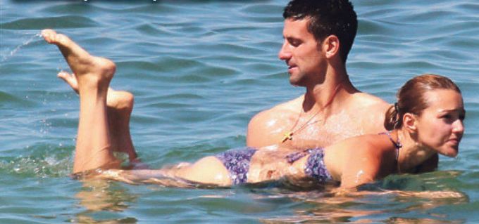 Andílek Stefan je na světě! Krásná Jelena porodila Djokovičovi syna Andílek Stefan je na světě! Krásná Jelena porodila Djokovičovi syna