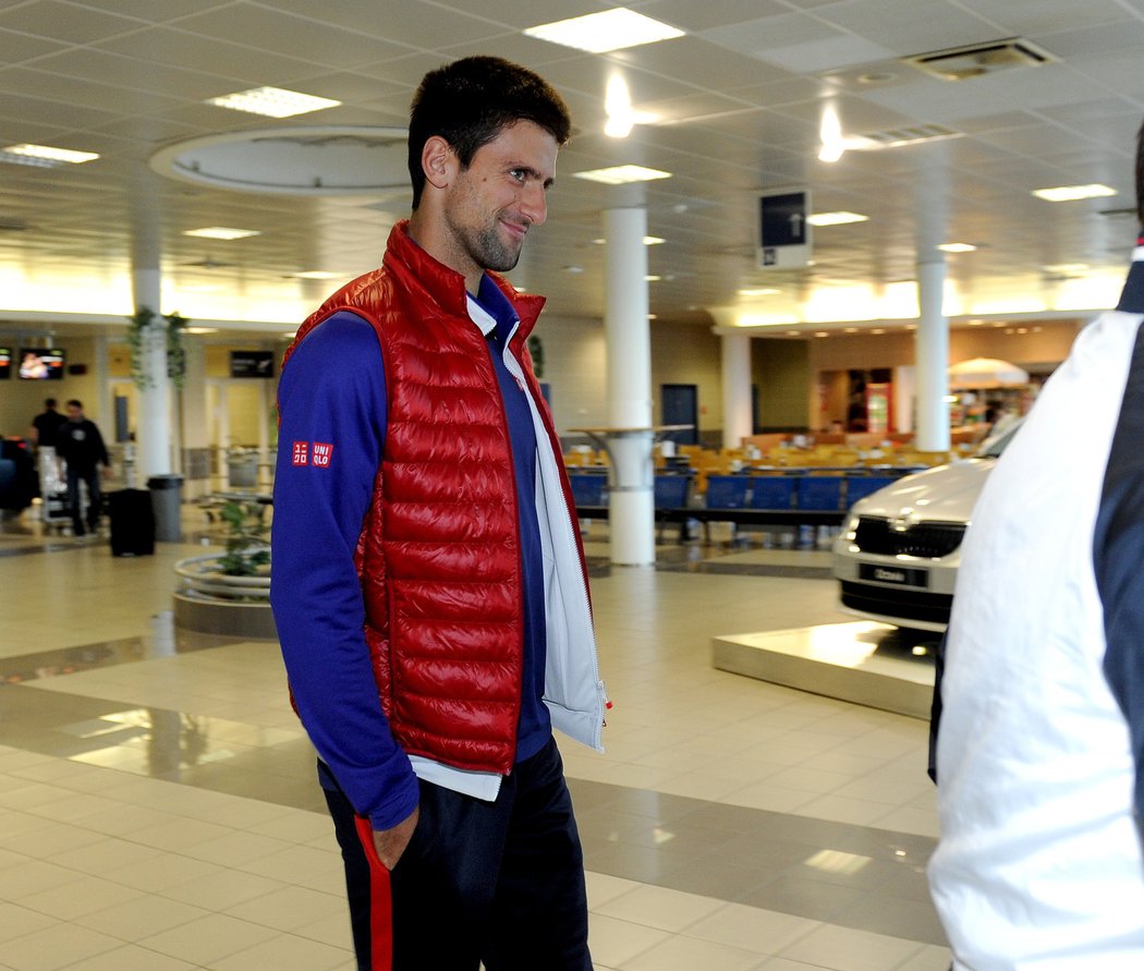 Novak Djokovič svůj přílet do Prahy neutajil, dorazil přímo do odletu hokejistů na světový šampionát