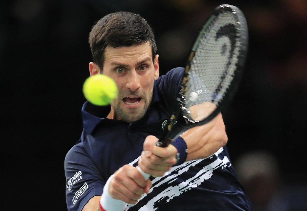 Novak Djokovič v Paříži vybojoval čtvrtfinálovou odvetu s Tsitsipasem