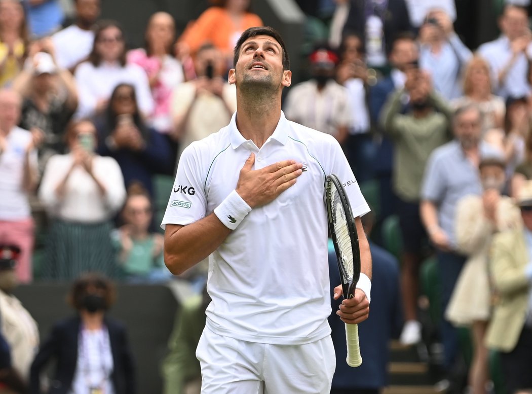 Novak Djokovič je ve svém desátém wimbledonském semifináe