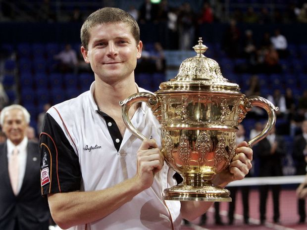 Jiří Novák s vítěznou trofejí. Jiří Novák s vítěznou trofejí.