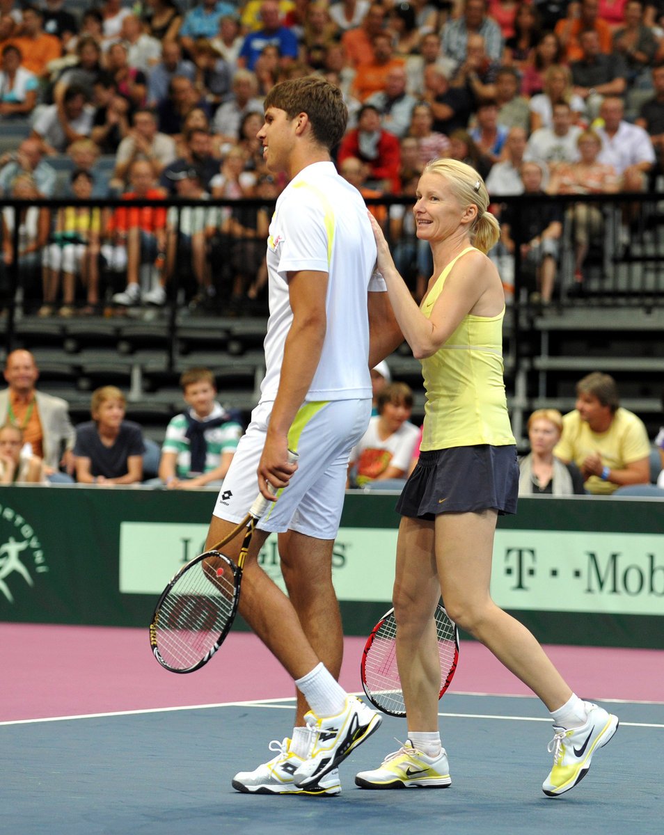 Vítězka Wimbledonu Jana Novotná si zahrála čtyřhru ve dvojici s juniorem Veselým.