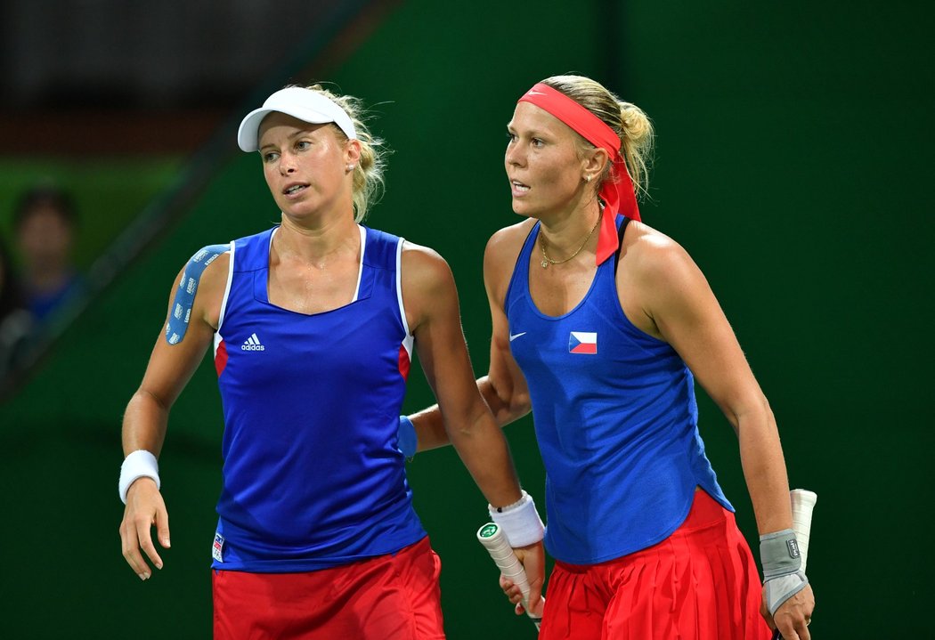Andrea Sestini Hlaváčková a Lucie Hradecká na Prague Open postoupily