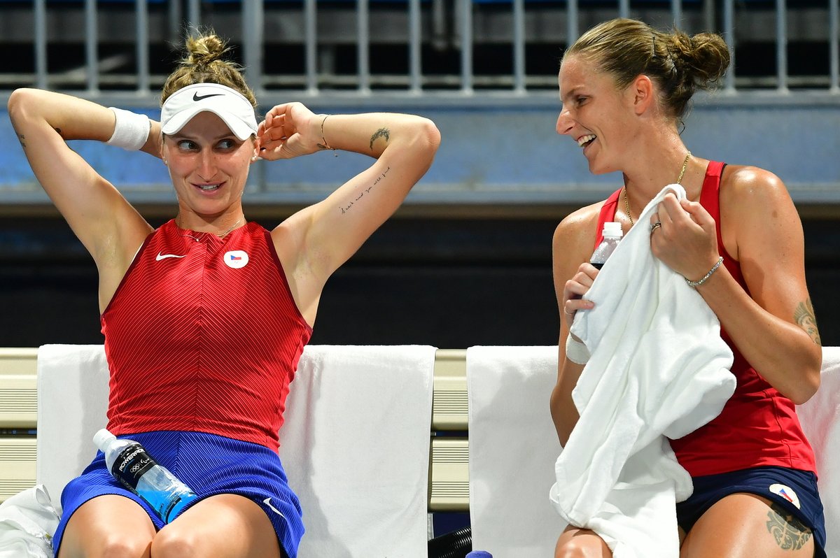 Vondroušová s Plíškovou v dobré náladě během osmifinále čtyřhry