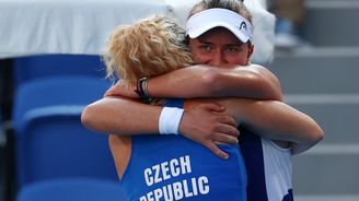 Tenistky Krejčíková a Siniaková porazily Švýcarky a mají olympijské zlato 