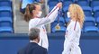 Barbora Krejčíková a Kateřina Siniaková si pověsily na krk zlaté medaile za vítězství ve čtyřhře na olympiádě v Tokiu