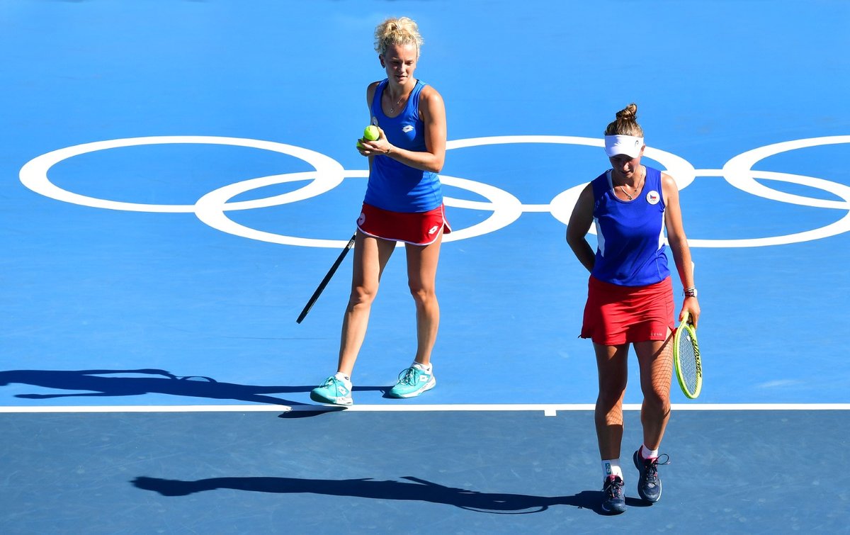 České tenistky Barbora Krejčíková a Kateřina Siniaková ovládly na olympiádě v Tokiu čtyřhru