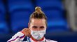 Česká tenistka Markéta Vondroušová převzala stříbrnou medaili po finálové prohře na olympiádě v Tokiu