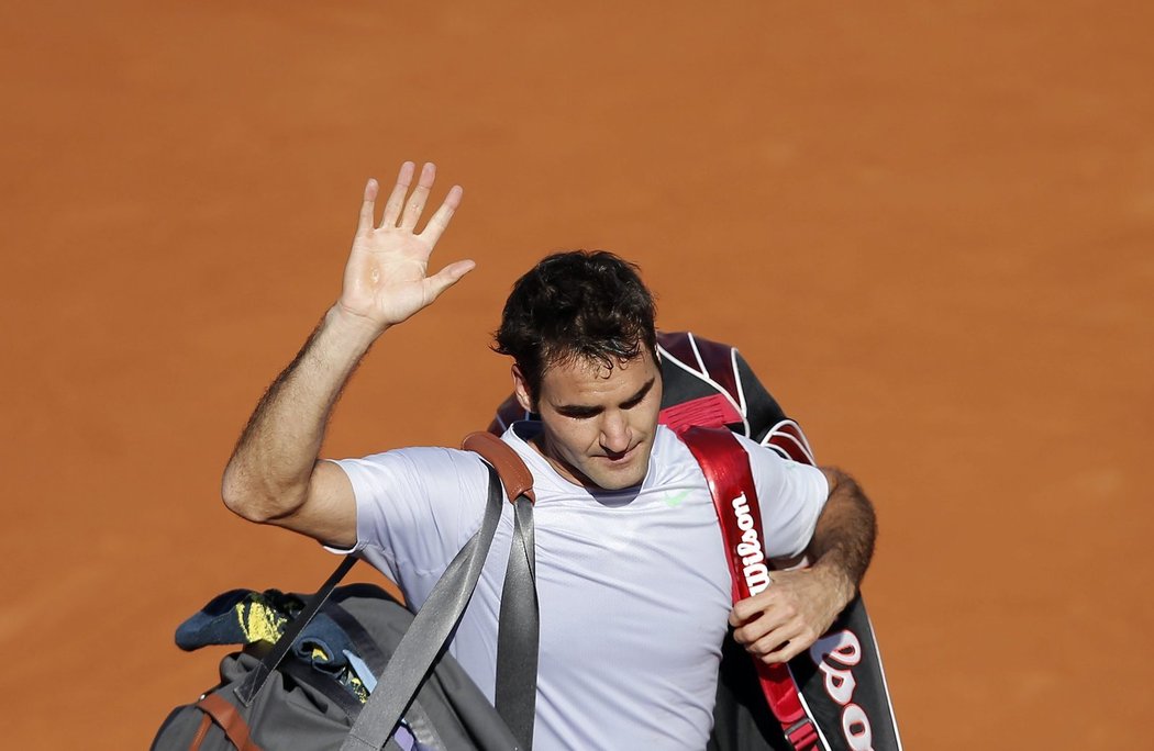 Roger Federer se loučí s French Open, ve čtvrtfinále ho vyřadil domácí Jo-Wilfried Tsonga