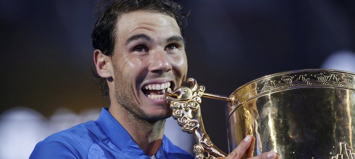 Rafael Nadal si vychutnává svůj triumf na turnaji v Pekingu