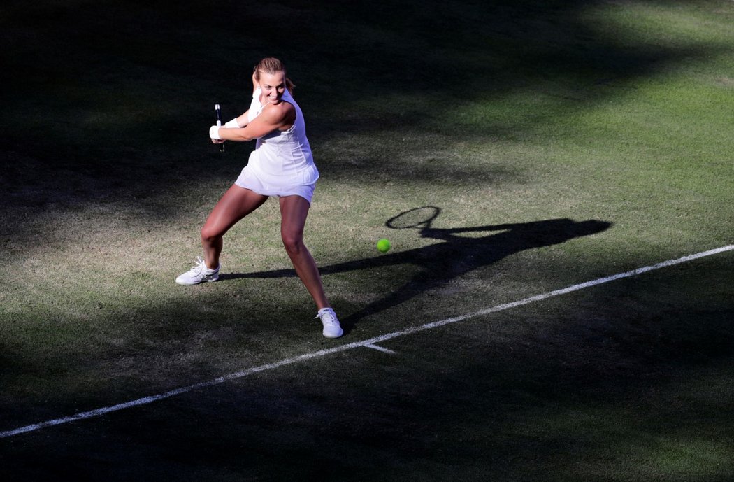 Tenistka Petra Kvitová na travnaté exhibici v Berlíně porazila Němku Andreu Petkovicovou 6:4, 6:1