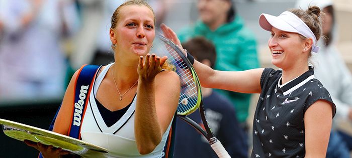 Co spojuje příběhy Petry Kvitové ve Wimbledonu 2001 a Markéty Vondroušové na letošním Roland Garros?