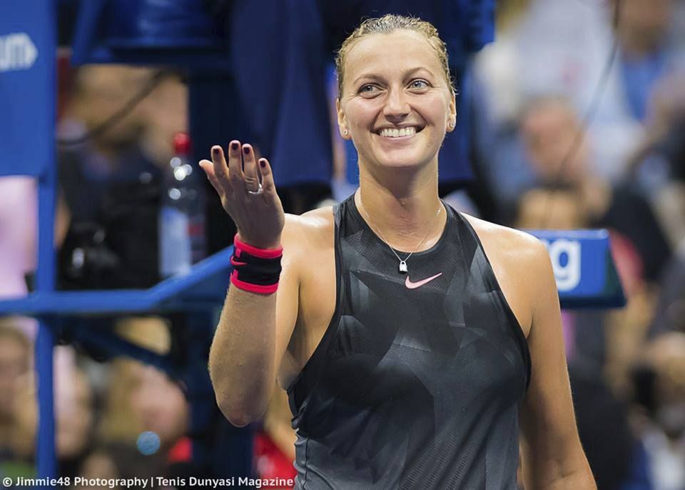 Za podpory zaplněného stadionu Arthura Ashe prošla tenistka Petra Kvitová do čtvrtfinále grandslamového US Open.