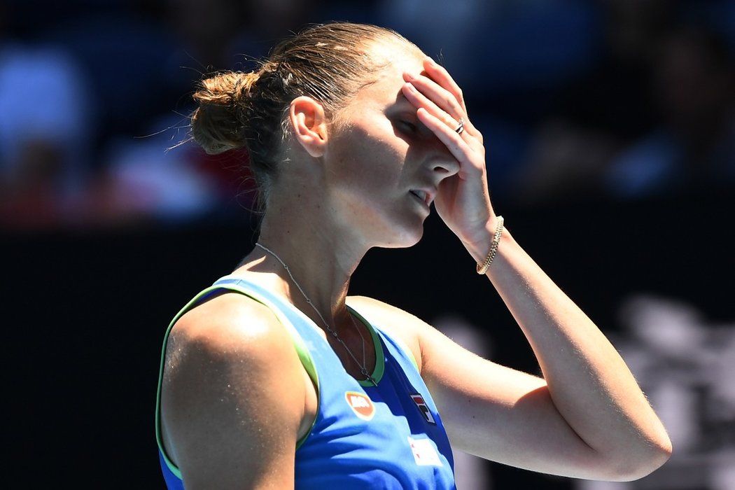 Turnajová dvojka a loňská semifinalistka Karolína Plíšková prohrála v Melbourne s Ruskou Anastasií Pavljučenkovovou dvakrát 6:7.