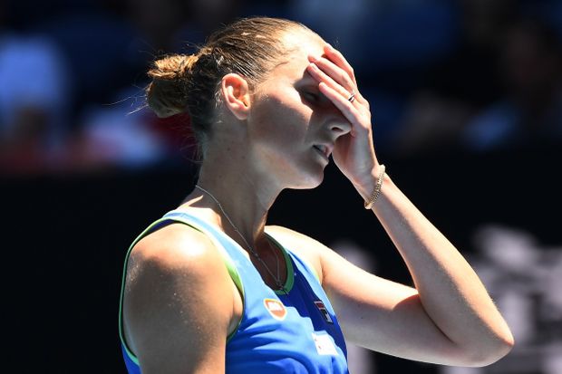 Turnajová dvojka a loňská semifinalistka Karolína Plíšková prohrála v Melbourne s Ruskou Anastasií Pavljučenkovovou dvakrát 6:7. Turnajová dvojka a loňská semifinalistka Karolína Plíšková prohrála v Melbourne s Ruskou Anastasií Pavljučenkovovou dvakrát 6:7.