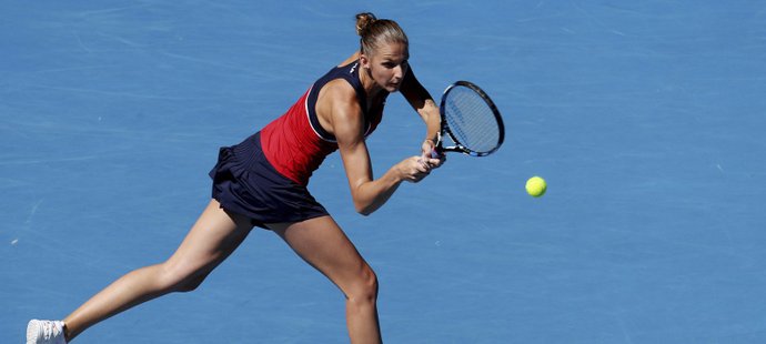 Karolína Plíšková postoupila na tenisovém turnaji v Dauhá do čtvrtfinále. Druhá nasazená hráčka zdolala Francouzku Caroline Garciaovou 7:5, 6:4.