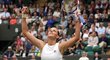 Česká tenistka Karolína Plíšková se raduje po postupu do semifinále Wimbledonu