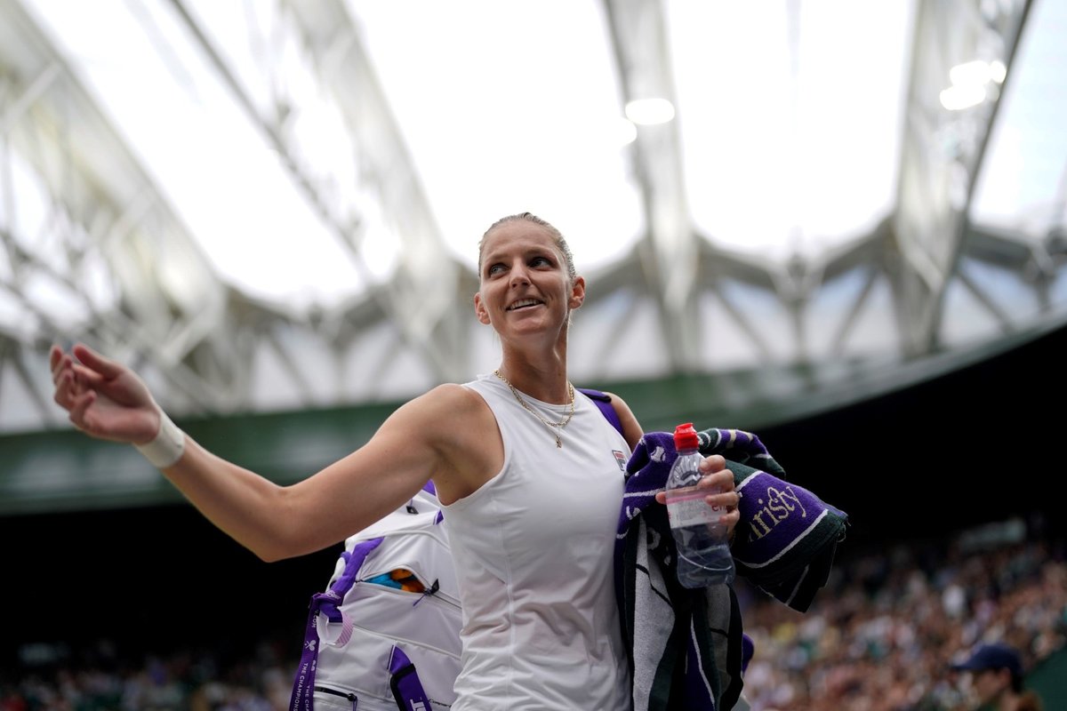 Česká tenistka Karolína Plíšková se raduje po postupu do semifinále Wimbledonu