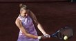 Karolína Plíšková vstoupila do French Open v růžových šatech