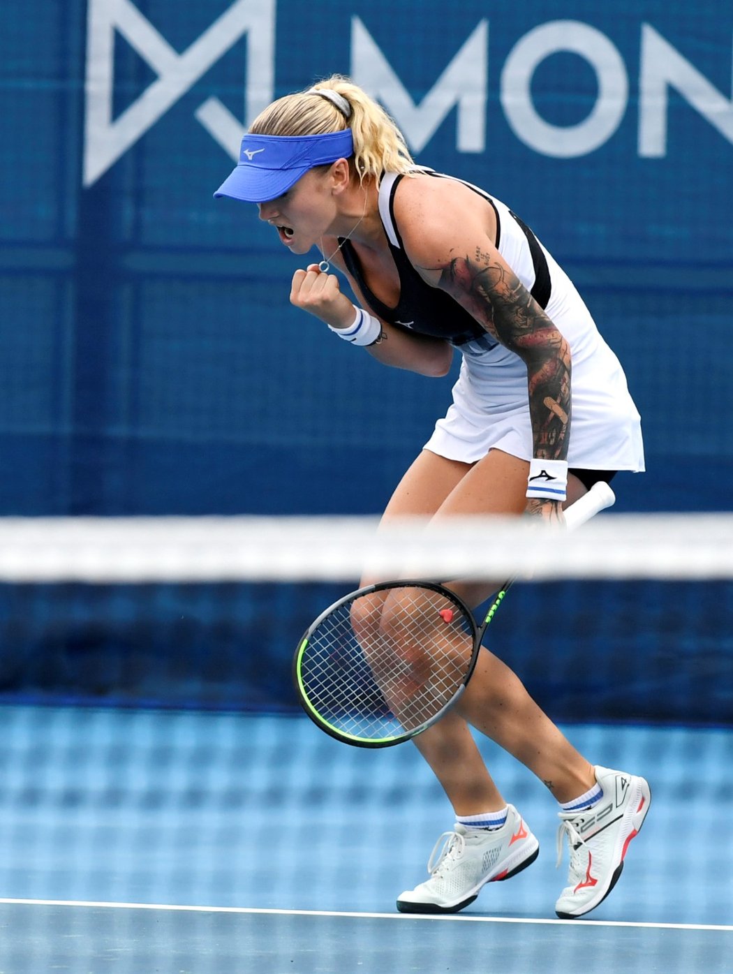 Tereza Martincová se raduje z postupu do finále turnaje WTA v Praze