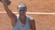 Petra Kvitová se raduje ze svého triumfu na turnaji WTA v Praze ve Stromovce