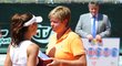 Bývalá tenistka Mandlíková předává cenu poražené finalistce