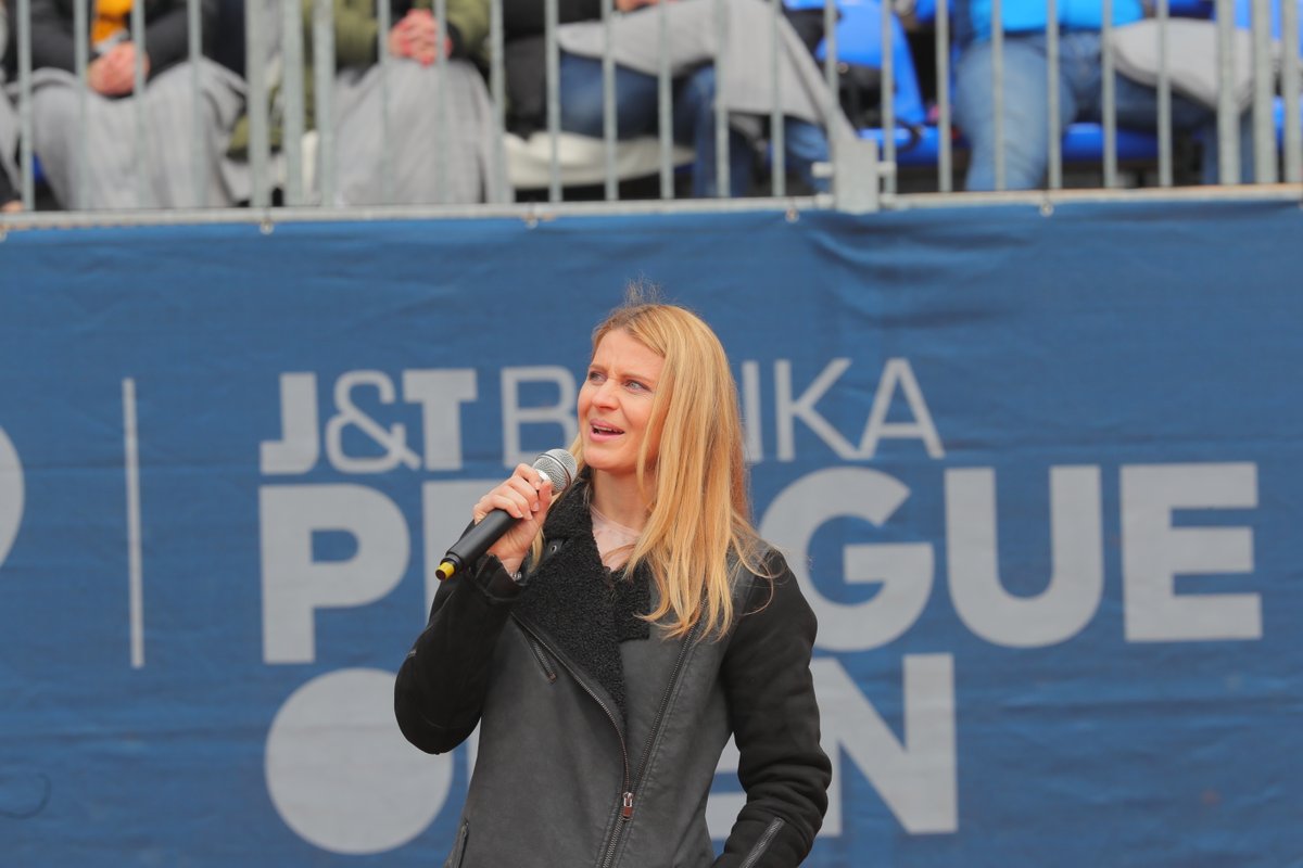Lucie Šafářová se před zahájením finálového utkání rozloučila s domácím publikem