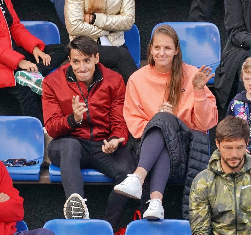 Michal Hrdlička s manželkou Karolínou Plíškovou na turnaji ve Stromovce