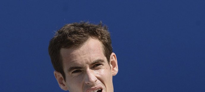 Andy Murray v 3. kole londýnského turnaje v Queensu, kde bojoval s Radkem Štěpánkem