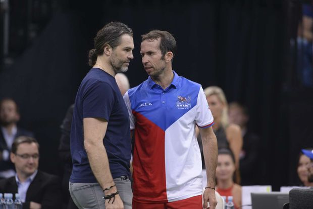 Radek Štěpánek s jedním ze svých parťáků Jaromírem Jágrem Radek Štěpánek s jedním ze svých parťáků Jaromírem Jágrem