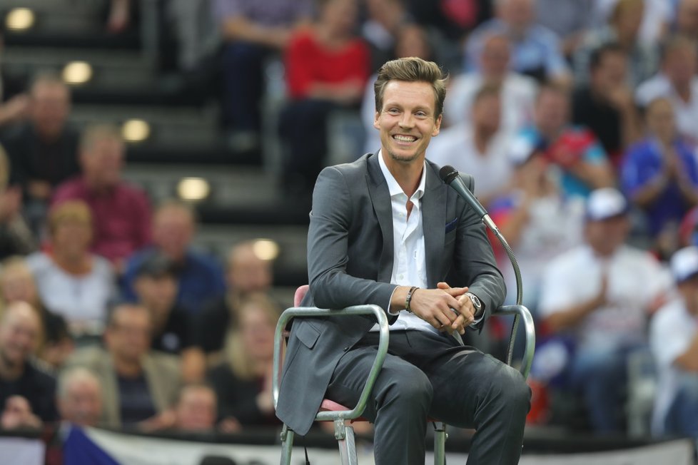 Tomáš Berdych se ujal při rozlučce Radka Štěpánka role rozhodčího