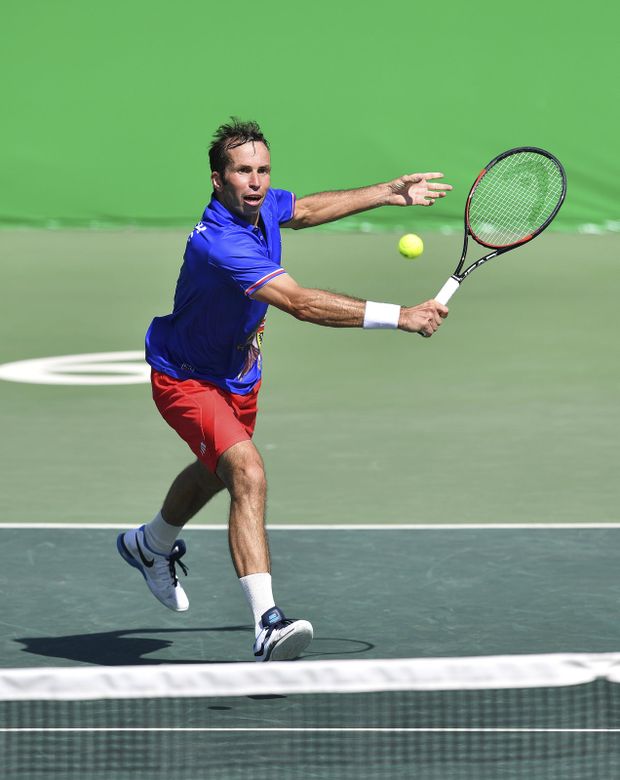 Radek Štěpánek při voleji Radek Štěpánek při voleji